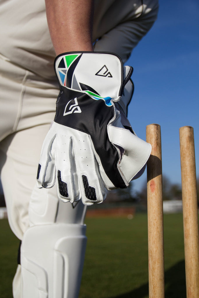 PRYZM Mens Wicket Keeping Kit