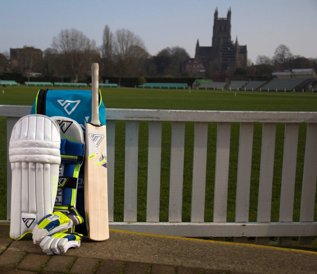 Solar Junior Cricket Kit Bundle