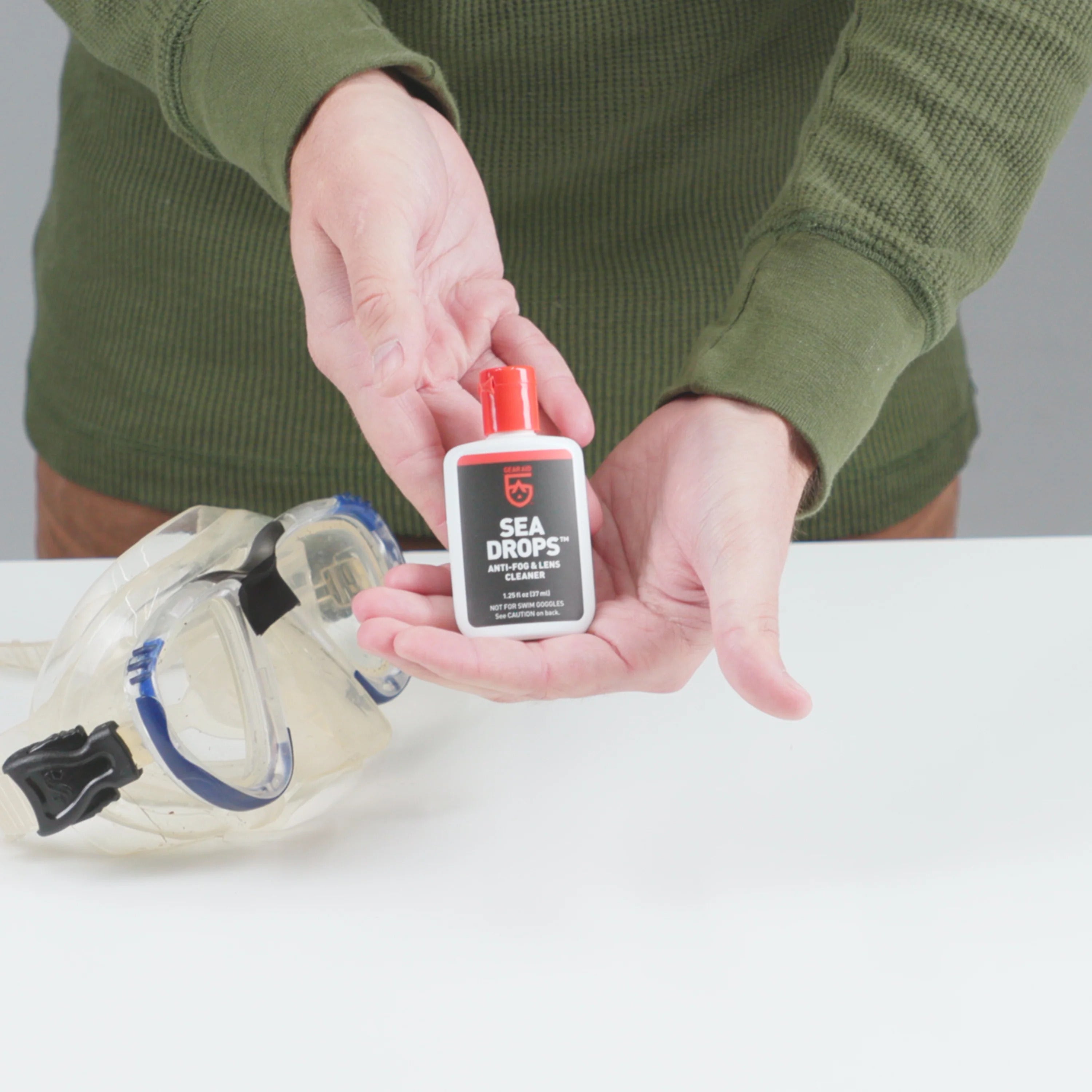 gear-aid-sea-drops-anti-fog-and-mask-cleaner-37ml-2.jpg