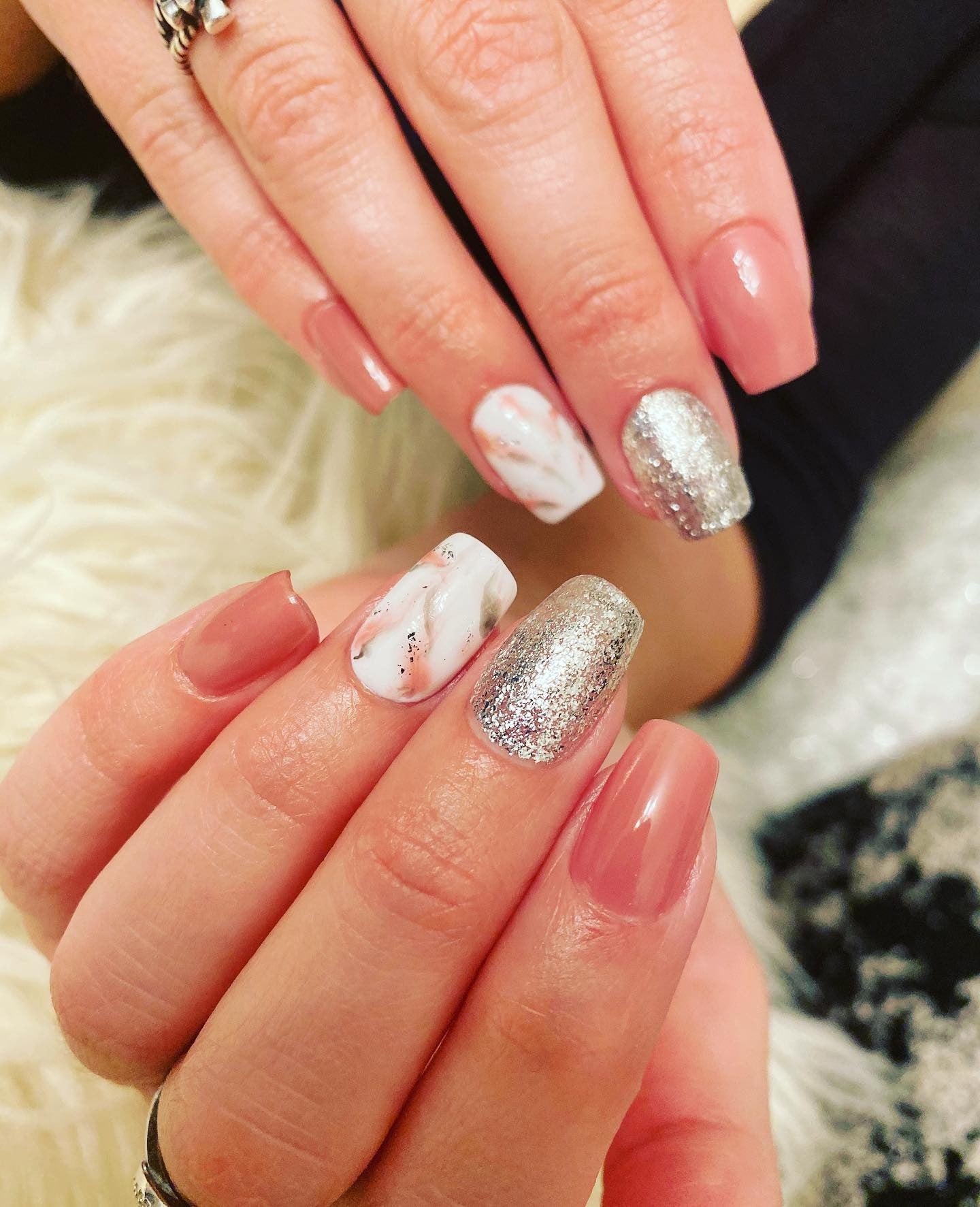 1. Rosewood Marble and Glitter Mix - Classy Short Nail Ideas