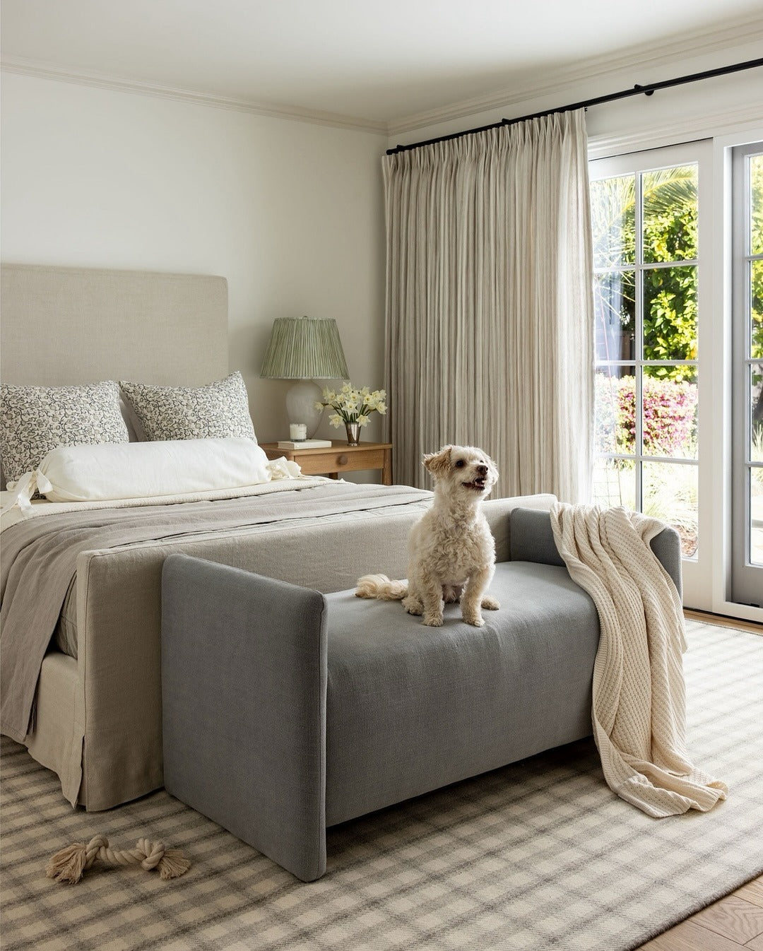 8. Light-Filled Simplicity with Natural Accents - Relaxing Bedroom Ideas