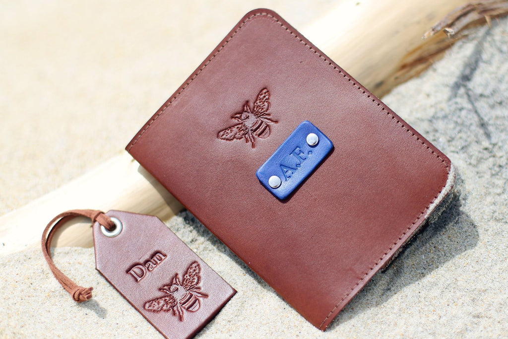 bee luggage tag