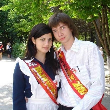 Руски дизайнери освежиха старата ученическа униформа - тема в блога на Twelve O'clock