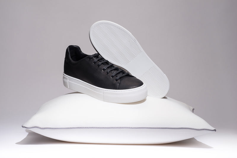 -50% OFF - Most Cushioned & Padded Sneakers, Black and White, MARATOWN ...
