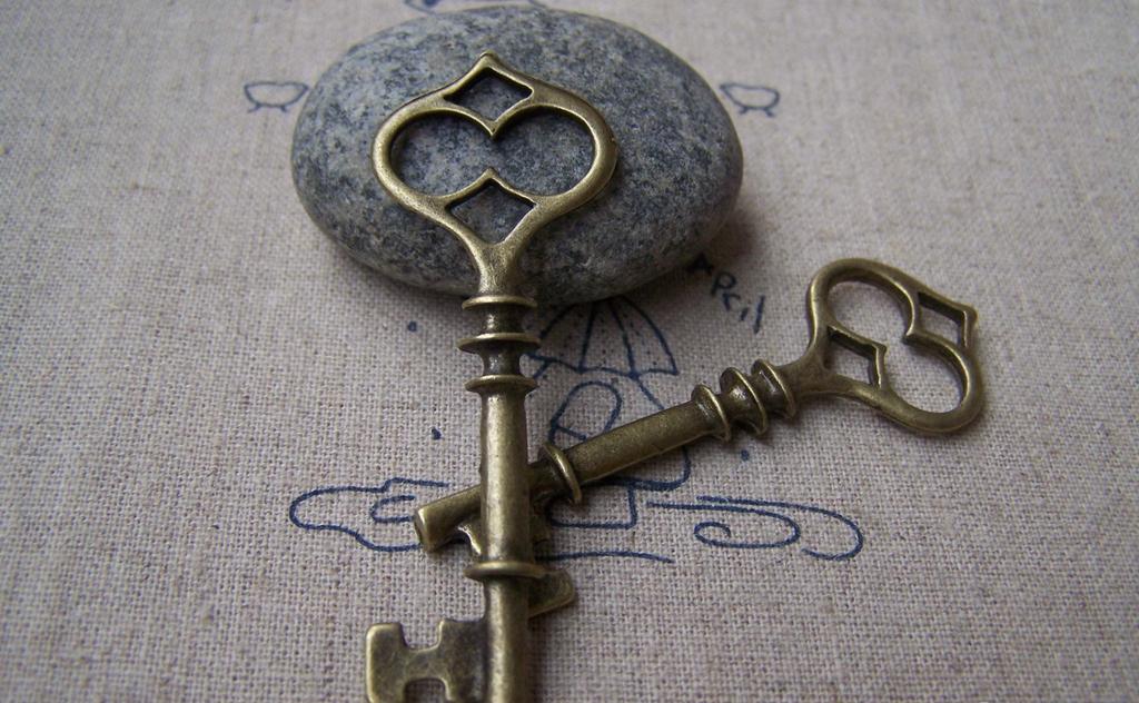 Antique Skeleton Key Rare GENUINE 17-18th C. - More Rare Old Vintage Keys  Here!