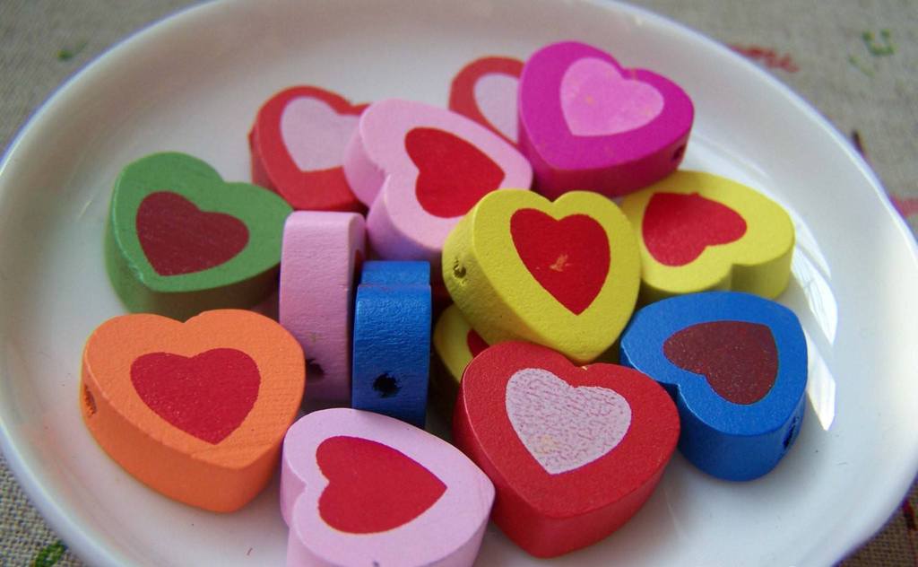 20 pcs of Assorted Color Wooden Heart Beads 17mm A3734 – VeryCharms