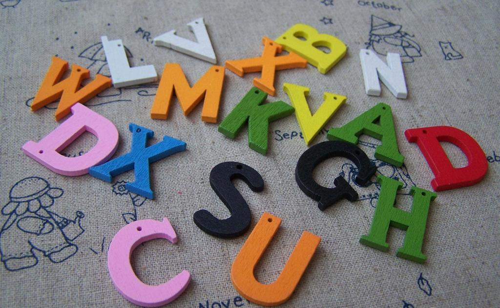 50 Pcs of Wooden English Letter Alphabet Charms Assorted Color A1756