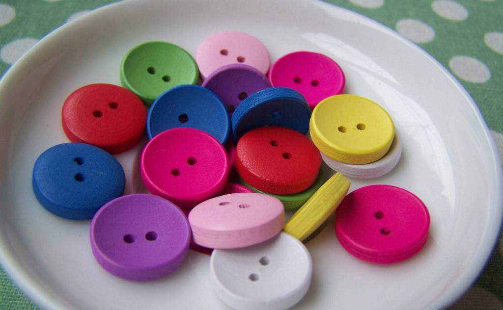 20 pcs Assorted Color Wooden Buttons 14.5mm A3749 – VeryCharms