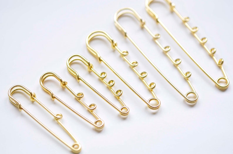 10 pcs Shiny Gold Kilt Pin Safety Pins Broochs One/Two/Three/Four/Five –  VeryCharms