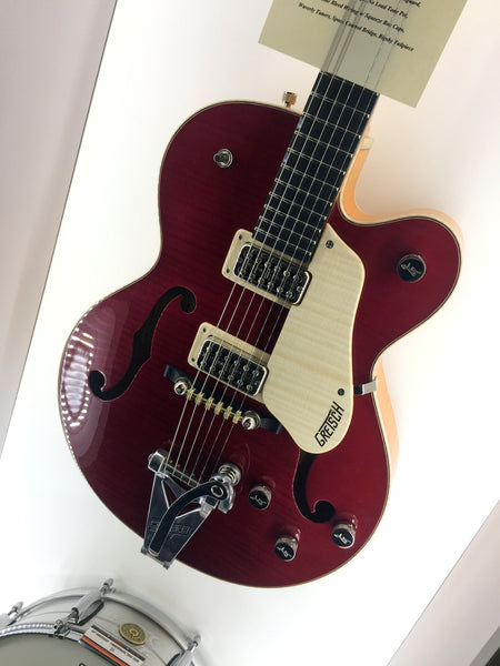 GRETSCH CUSTOM SHOP G6118 135th ANNIVERSARY™, - Masterbuilt by Stephen Stern 2-Tone Dark Cherry over Amber Flame