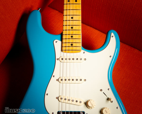 American Professional II Stratocaster Miami Blue Pickups