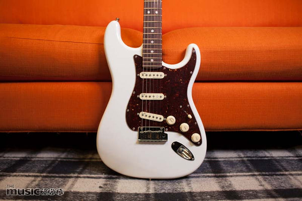 Fender American Ultra Stratocaster Review!