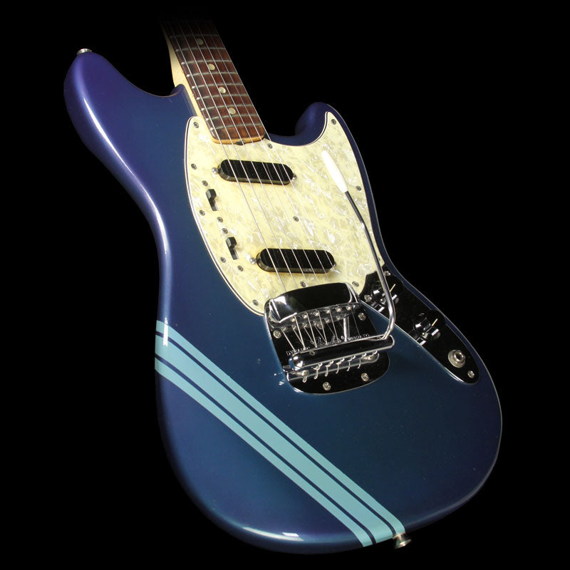 Гитара мустанг. Fender Mustang гитара. Электрогитара Фендер Мустанг. Фендер гитара Мустанг Мустанг. Fender Mustang Competition Blue.