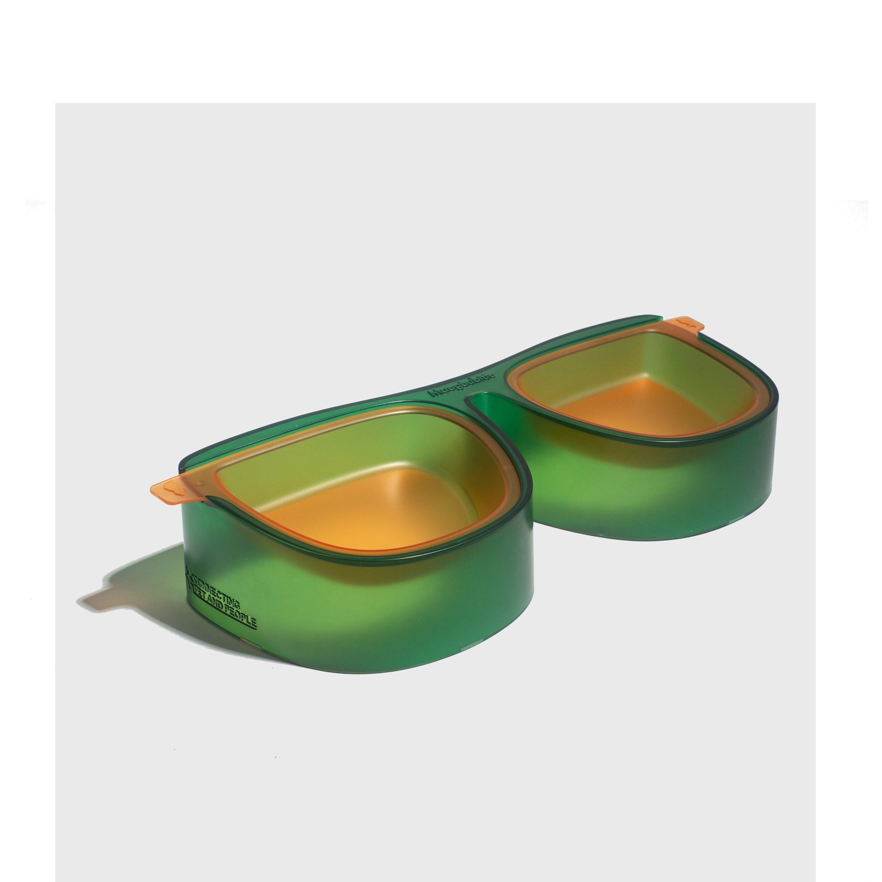 Black super pet bowl with 15° slant design for cat comfort