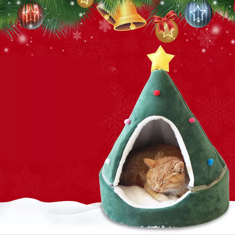 Christmas tree cat litter with festive design for pets