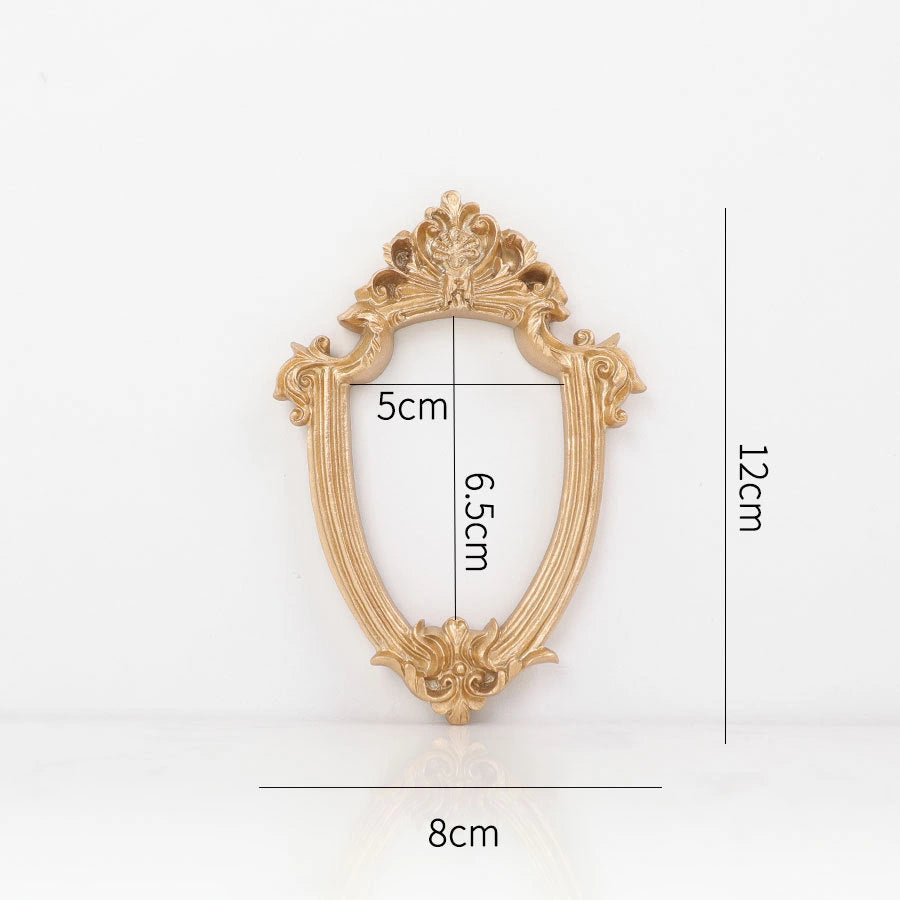 Nordic-style Golden Retro Photo Frame for Jewelry and Art Display