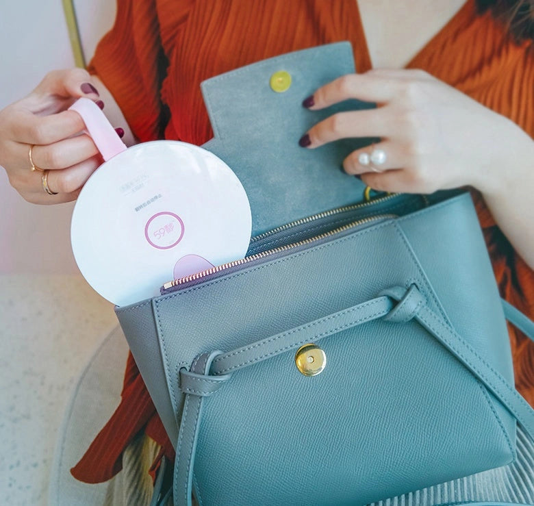 Compact USB-powered baby bottle sterilizer with gravity sensing