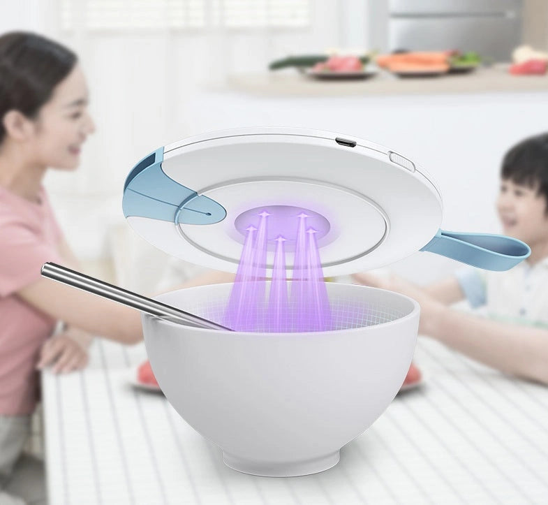 Compact USB-powered baby bottle sterilizer with gravity sensing