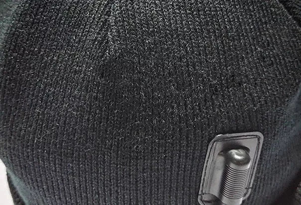 Heated cotton hat with intelligent temperature adjustment