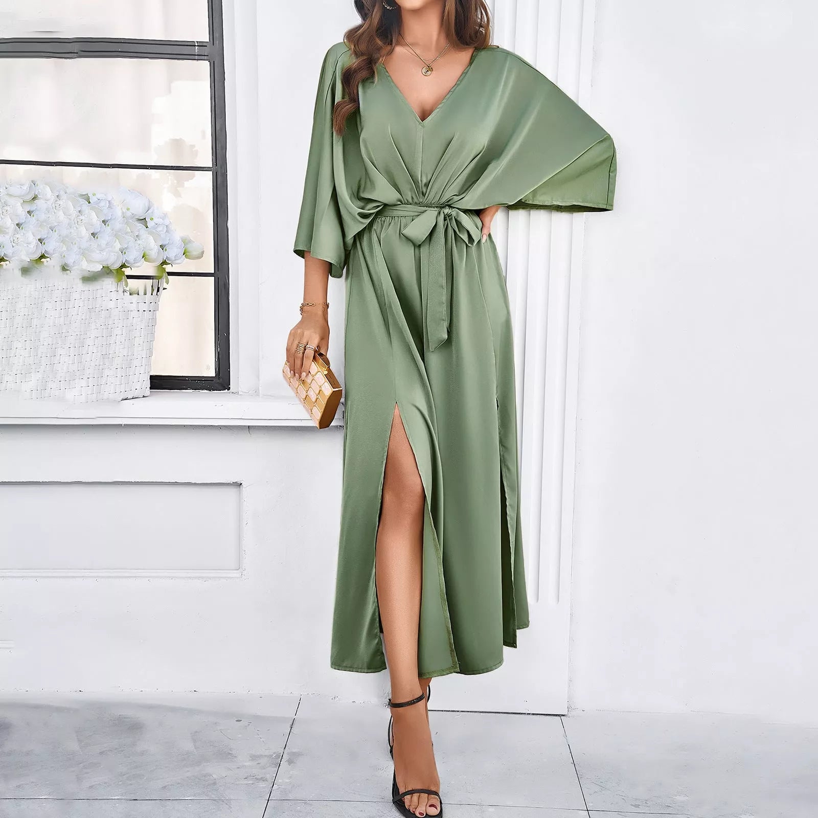 Long-sleeved V-neck Dress with Bat Sleeves and Split Design