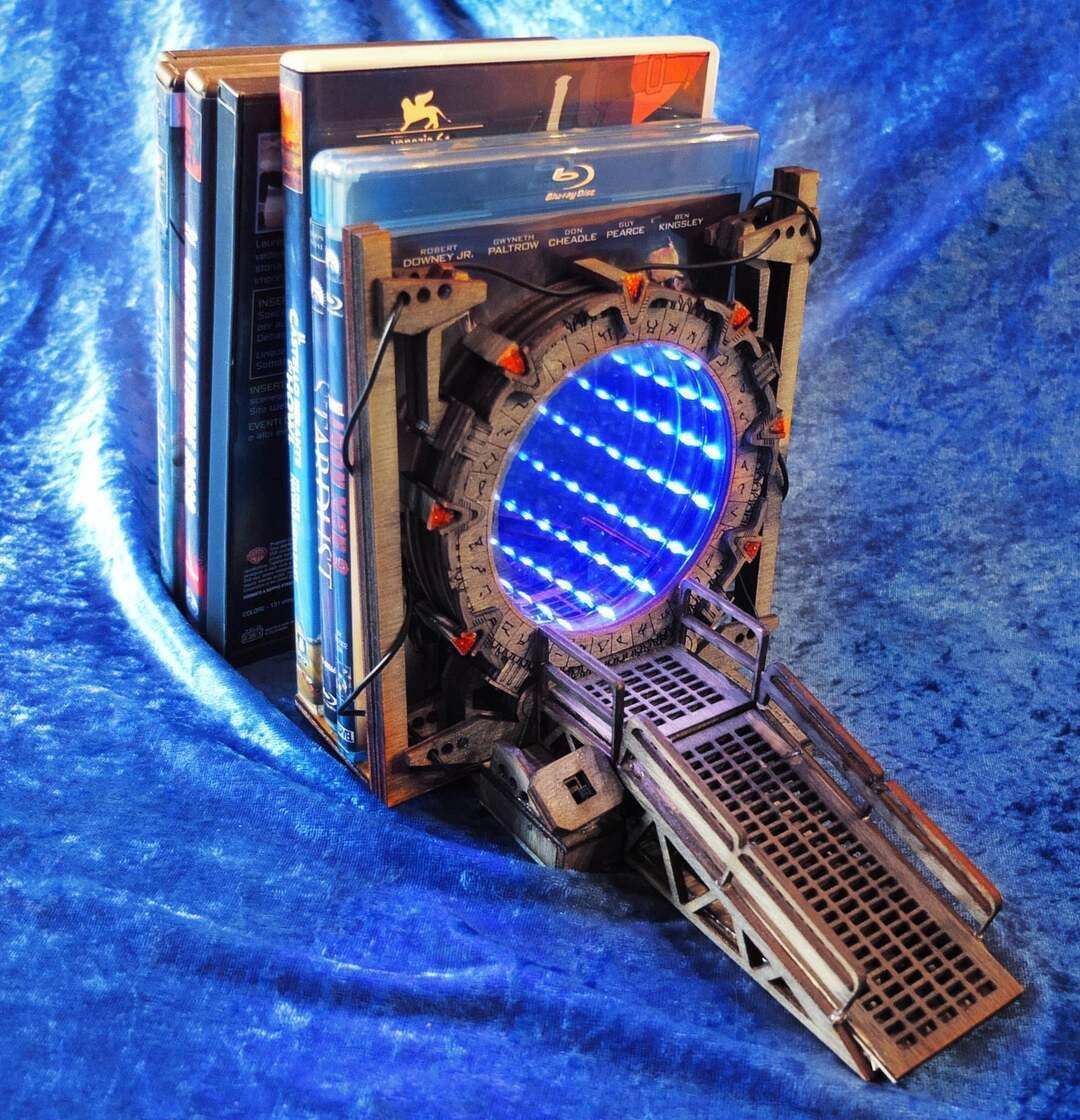 DIY Galaxy Bookends: Wooden Book Display Stand with Galaxy Design