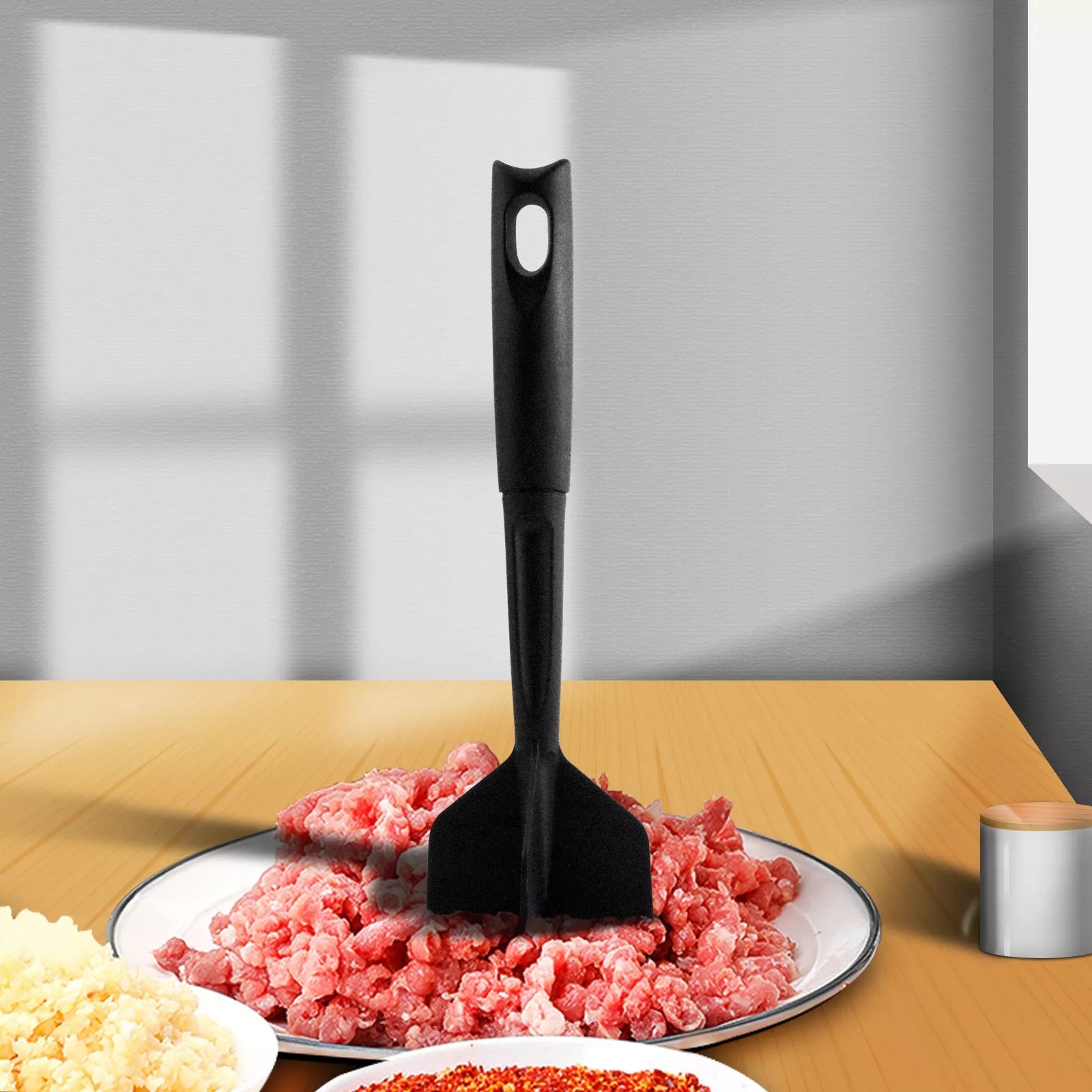 Heat-resistant meat chopper for ground beef and turkey