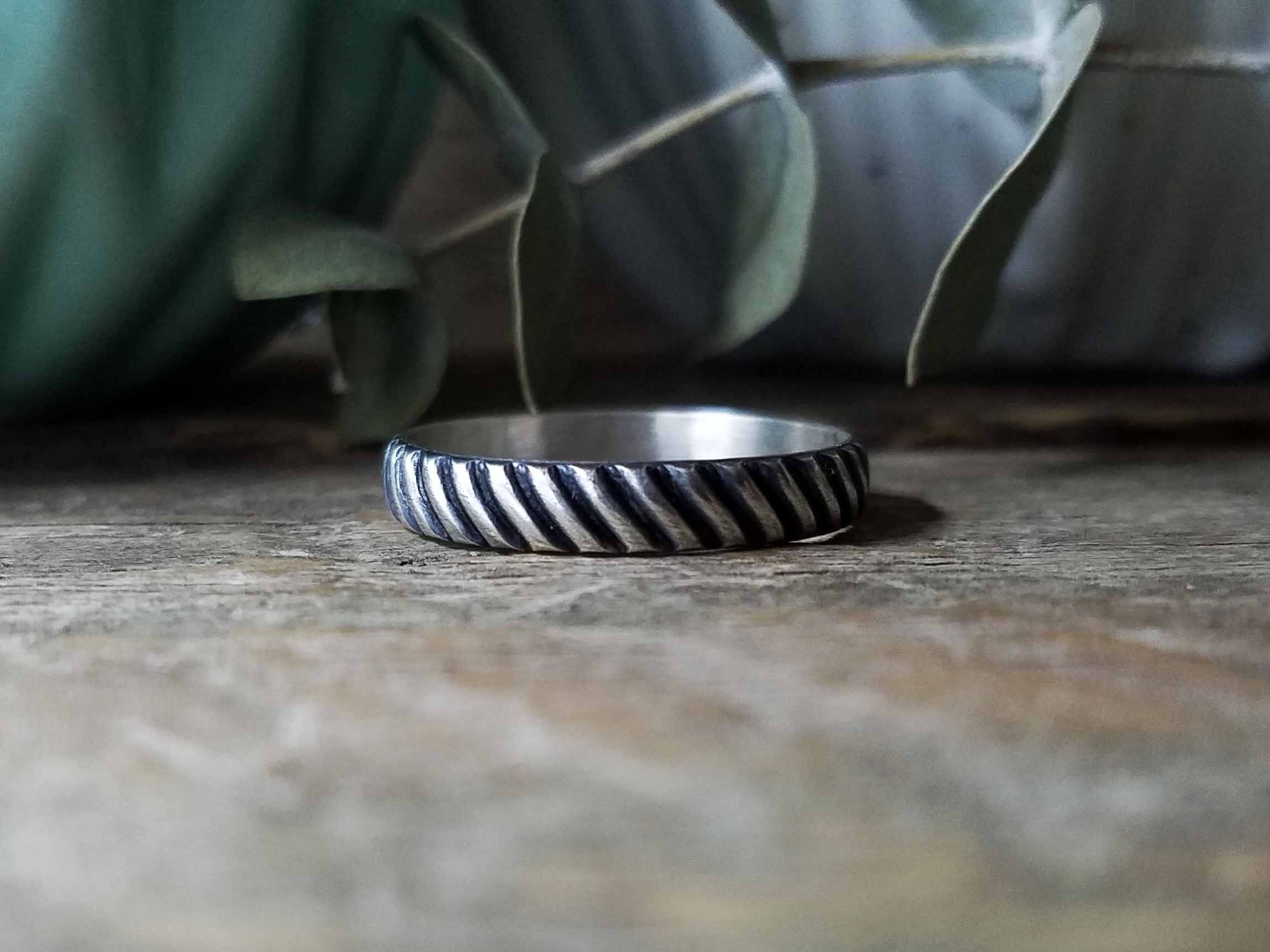 Lined Ribbon Stacking Ring