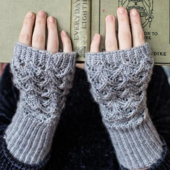 Ravelry: Fingerless or Not Gloves pattern by Paula McKeever