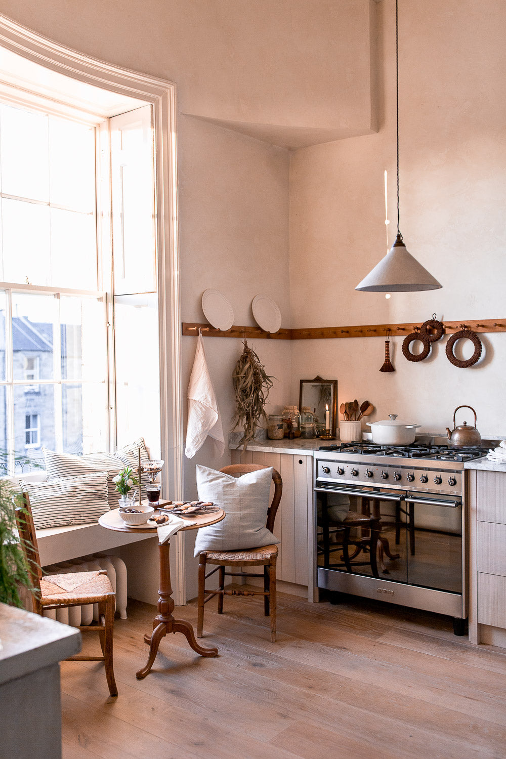 cosy kitchen corner with kitchne window seat 