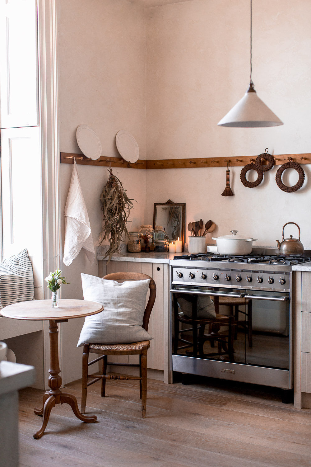 simple natural rustic kitchen 