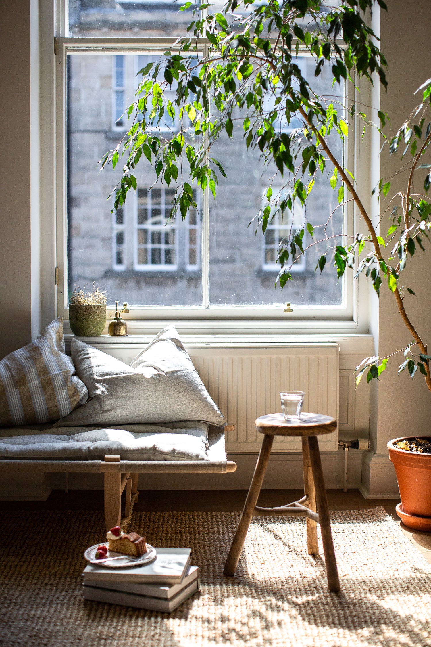 cosy natural living room decor 