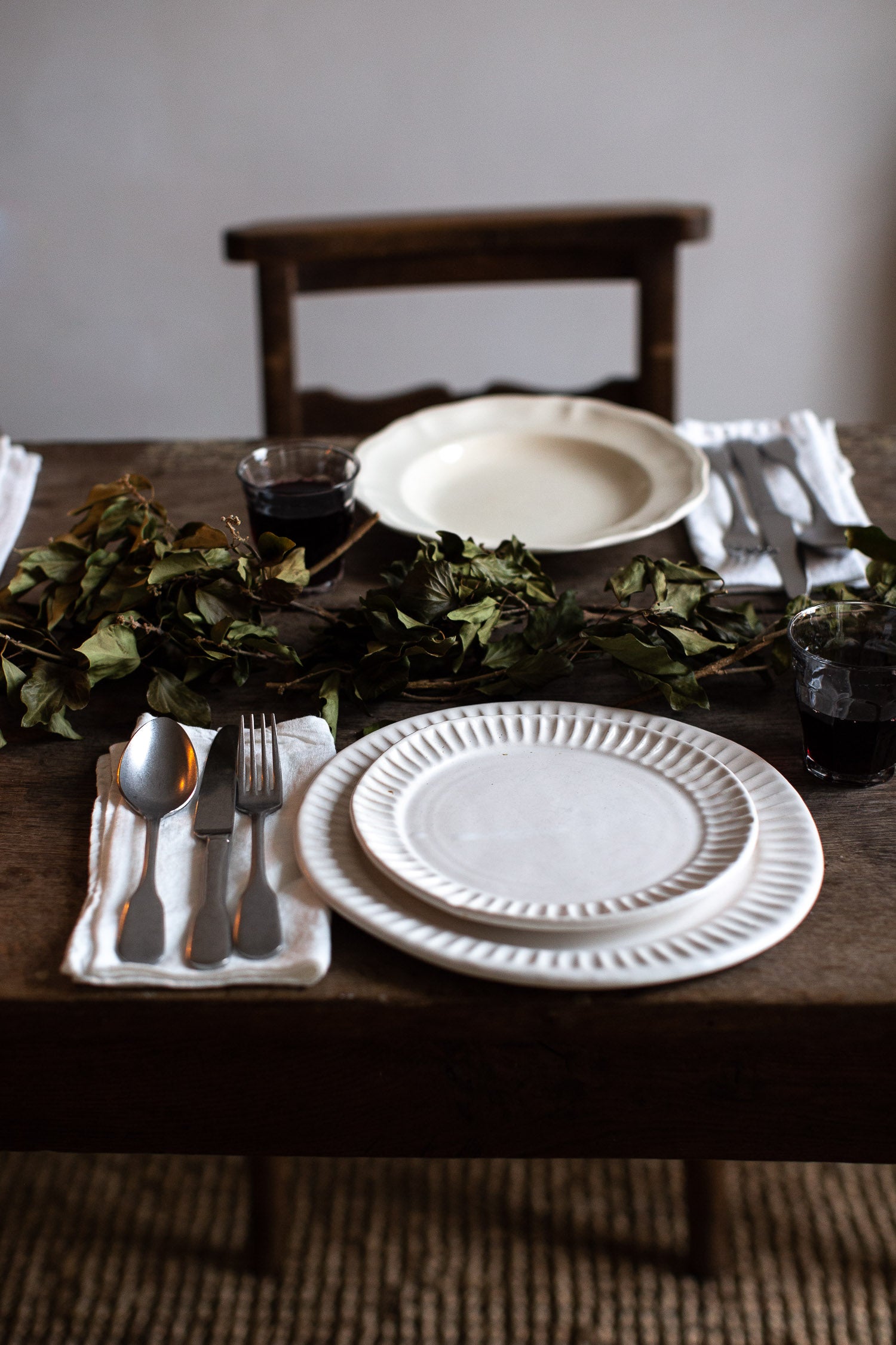 A SIMPLE, NATURAL FESTIVE TABLE – Ellei Home