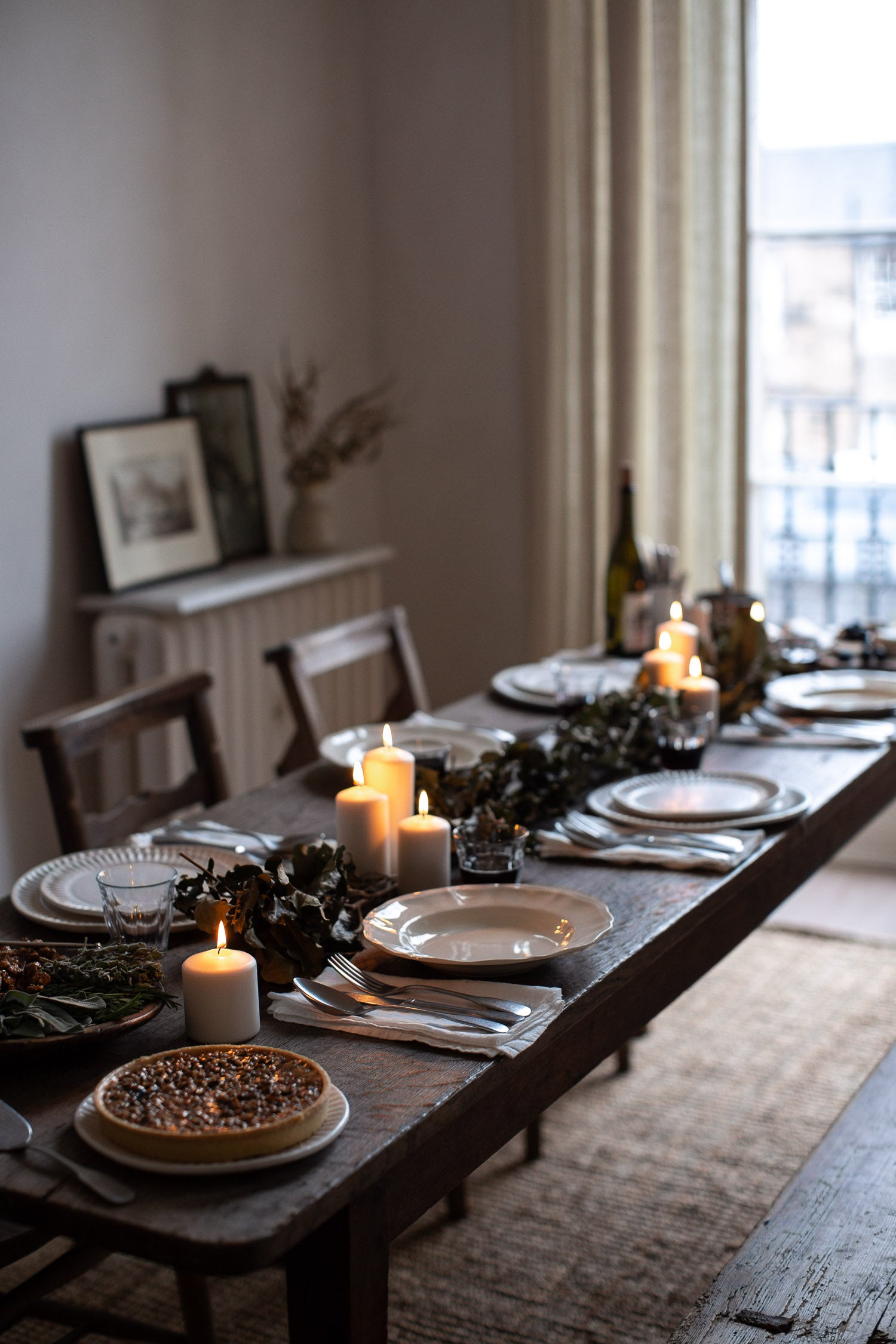 simple natural Christmas table decor