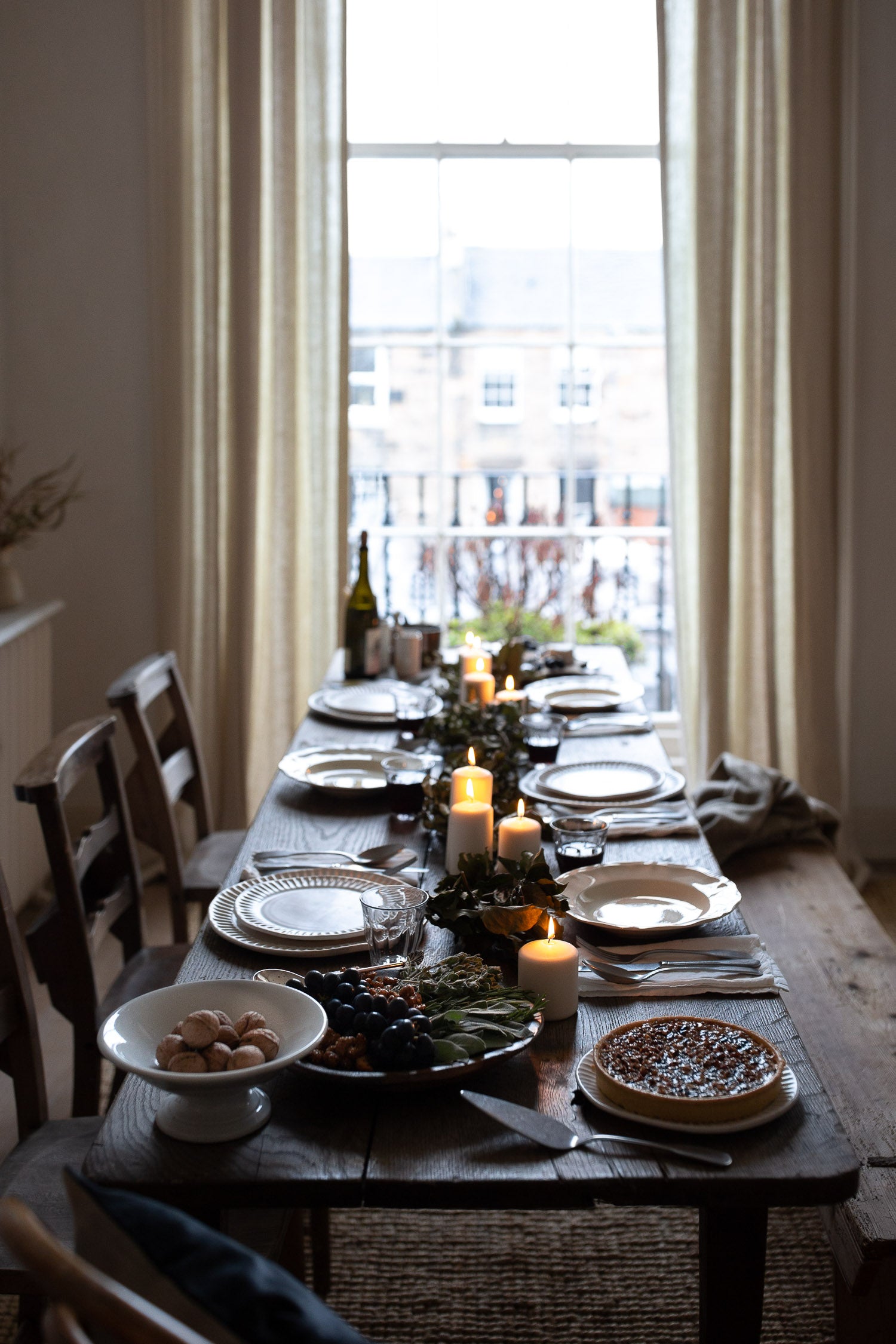 natural festive table decor 