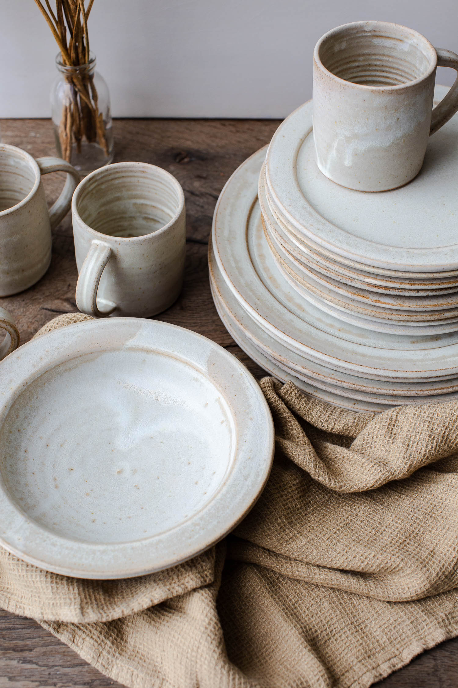 Speckled clay matt glazed tableware