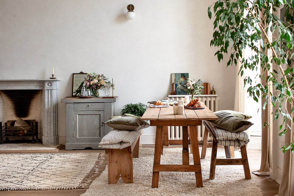 simple natural modern rustic dining room decor 