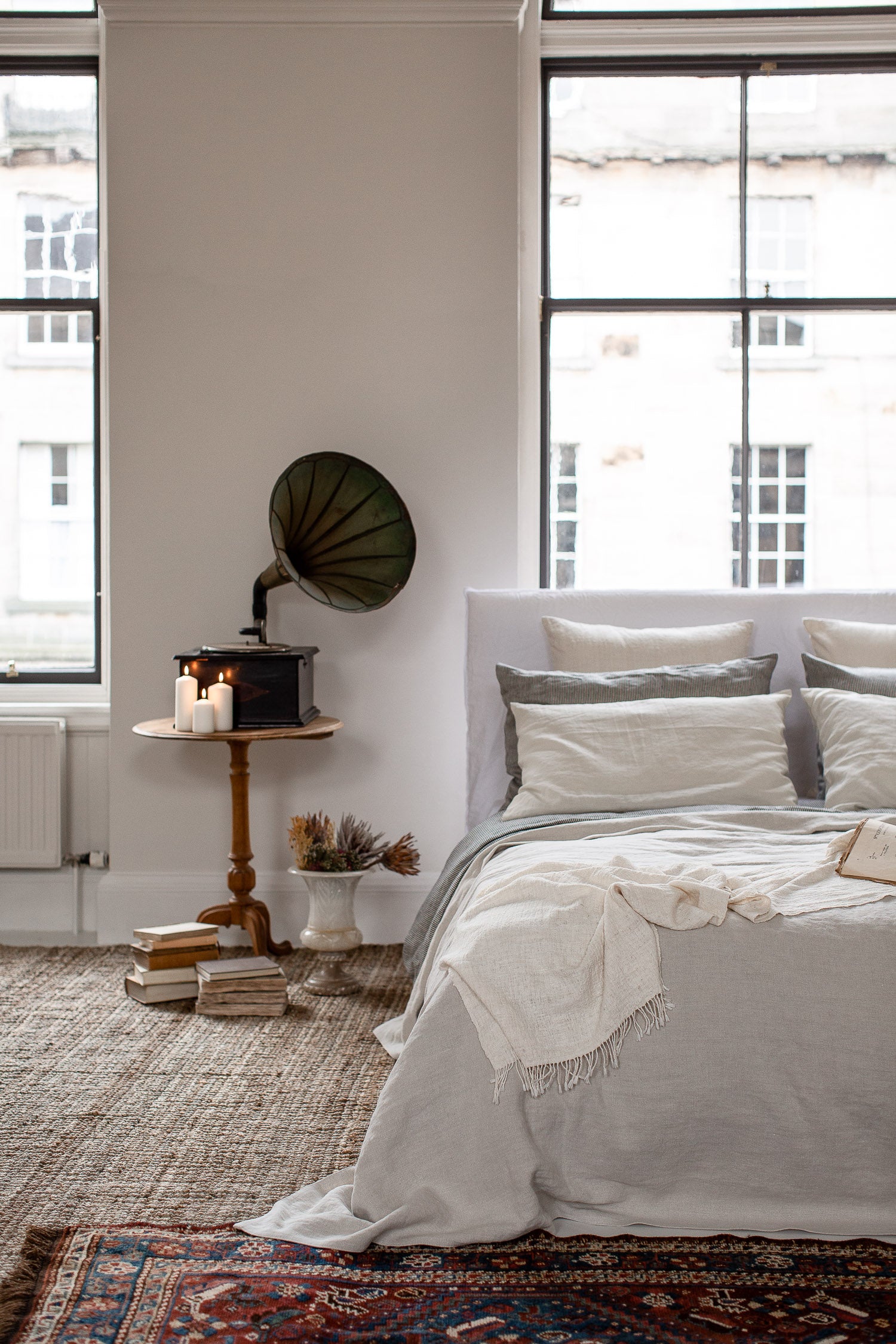 simple timeless bedroom 