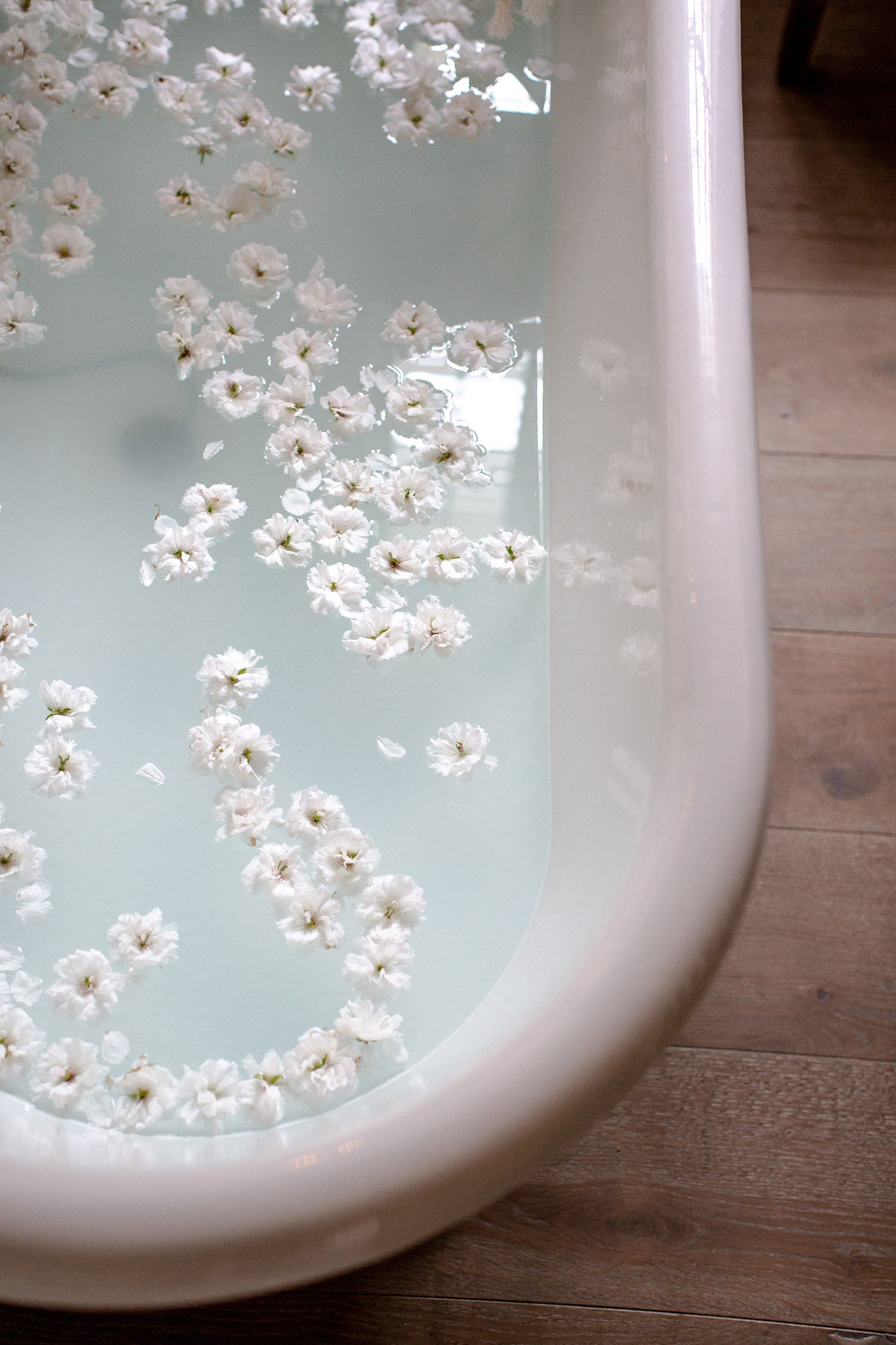bath with flowers