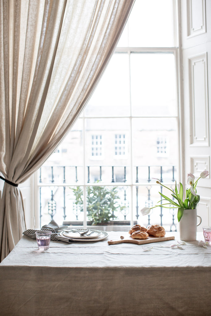 natural dining room with linen and wood