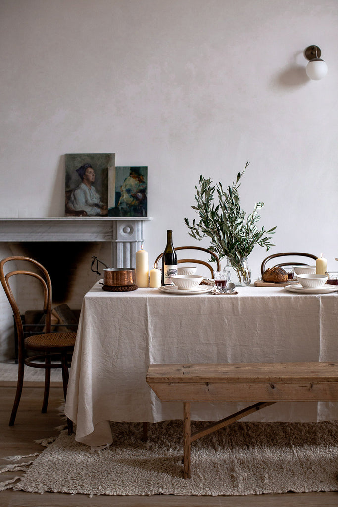 simple natural table decor for dinner party 