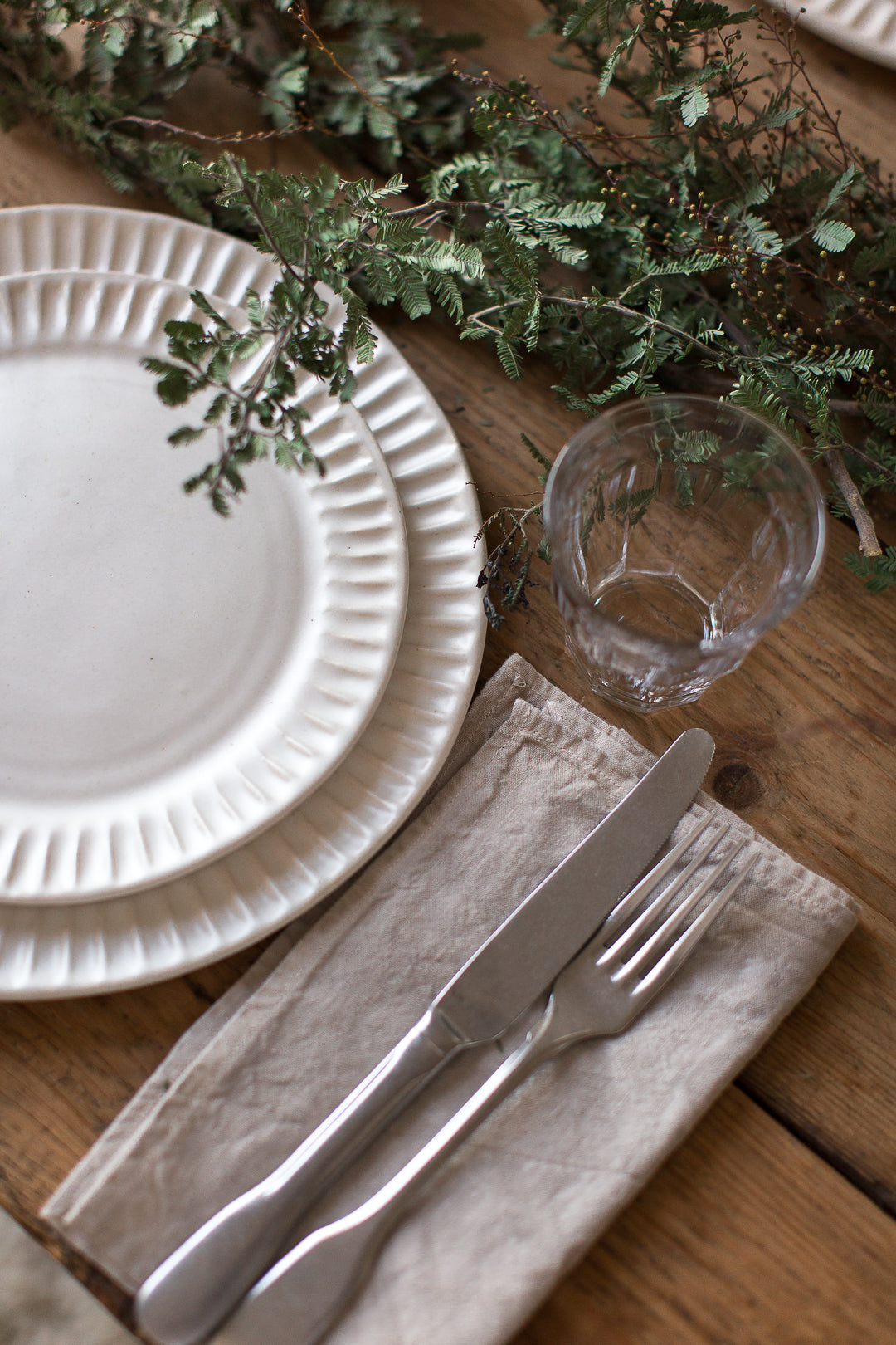 simple organic table decor 