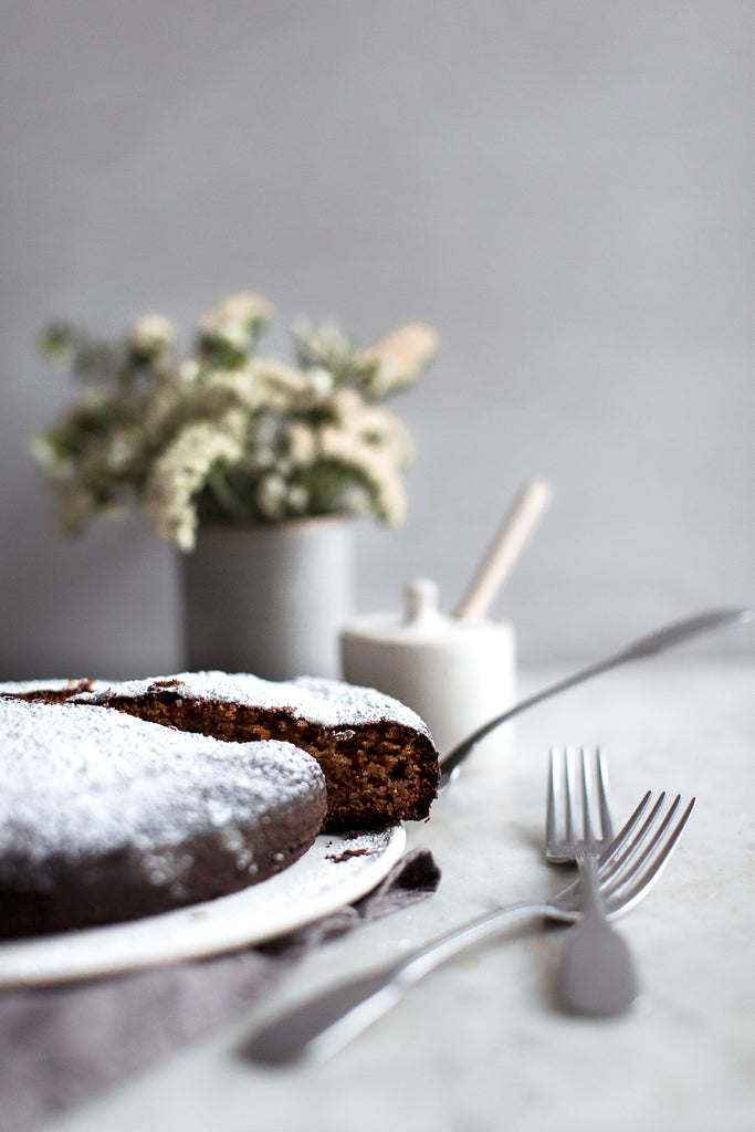 cake serving plate