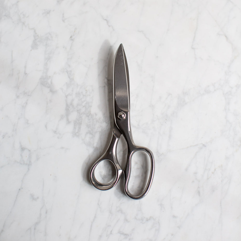 https://cdn.shopify.com/s/files/1/0917/4264/products/Ellei_Home_Pallares_Solsona_Professional_Kitchen_Scissors-5_1000x1000.jpg?v=1656410498