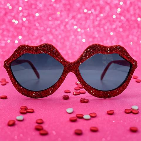 Sparkly Red lip rimmed LOVE INTEREST style sunglasses from Giant Vintage