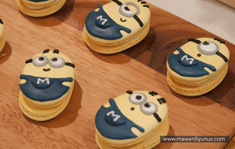 eat cake today-cake delivery-the cake show-cake trends 2020-minion macarons