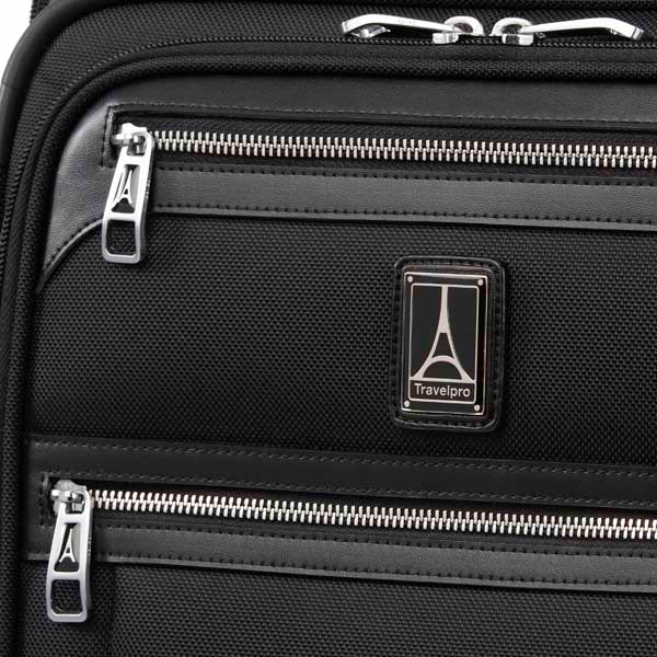 travelpro 22 inch spinner