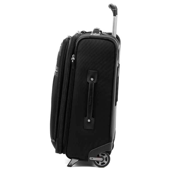 travelpro 22 inch spinner