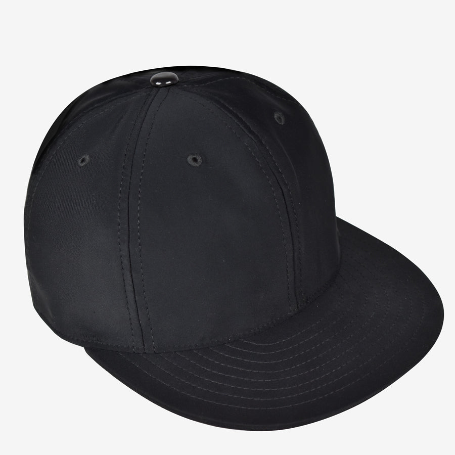 fitted cap black and white