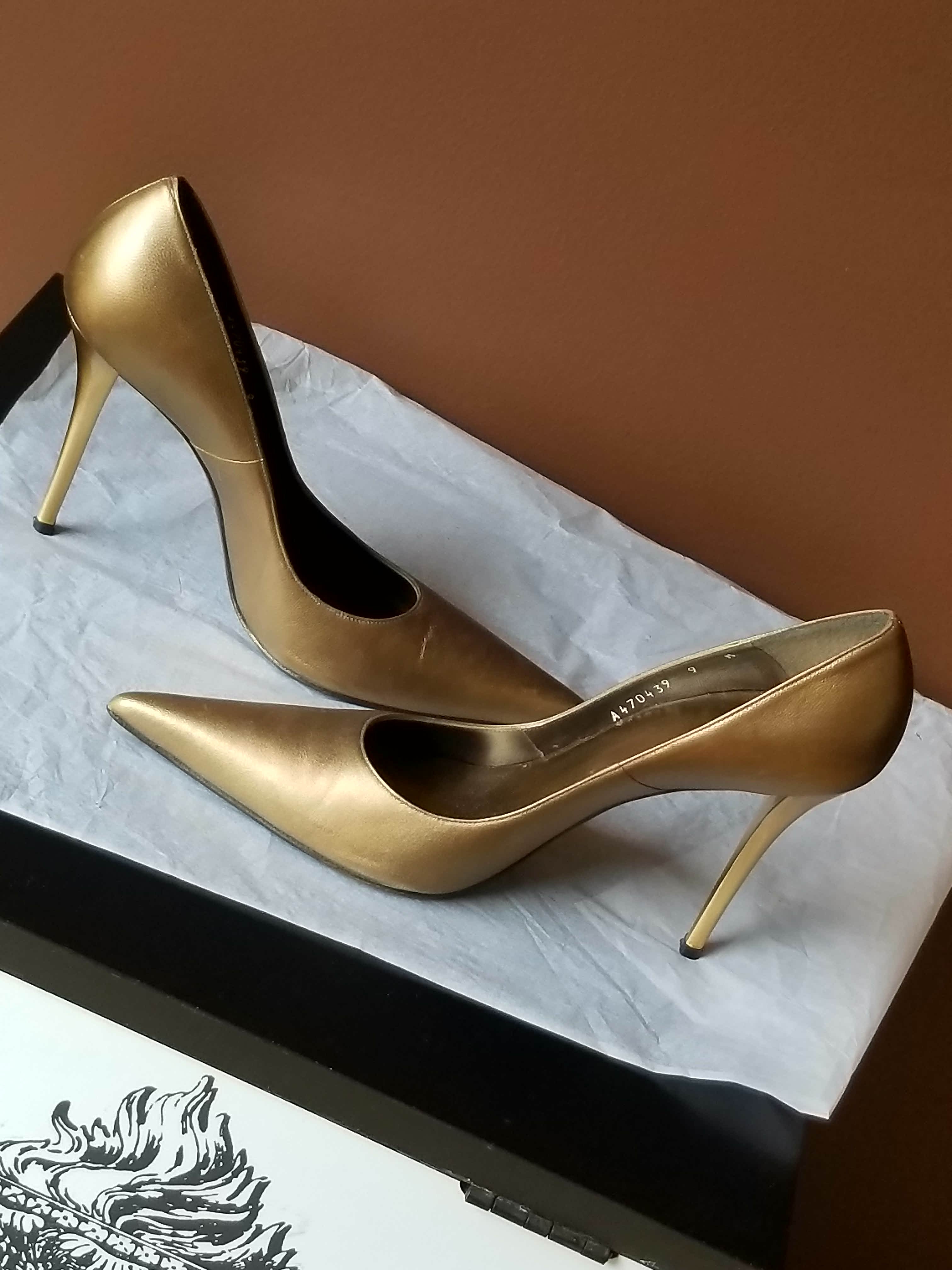 stuart weitzman gold shoes