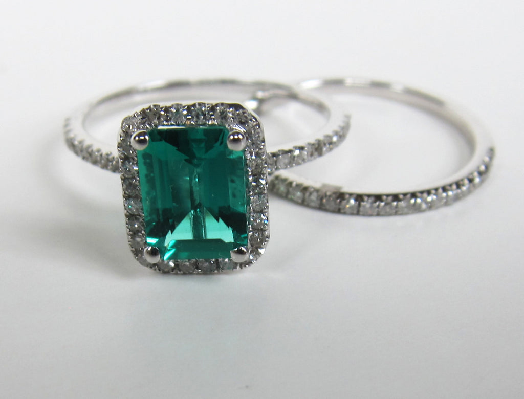 Emerald and Diamond Halo Ring in 14k White Gold (6x4mm ...